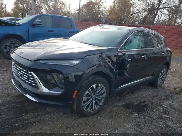 LRBFZME42RD069828 2024 BUICK ENVISION - Image 2
