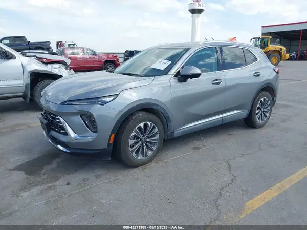 LRBFZME45RD056992 2024 BUICK ENVISION - Image 2