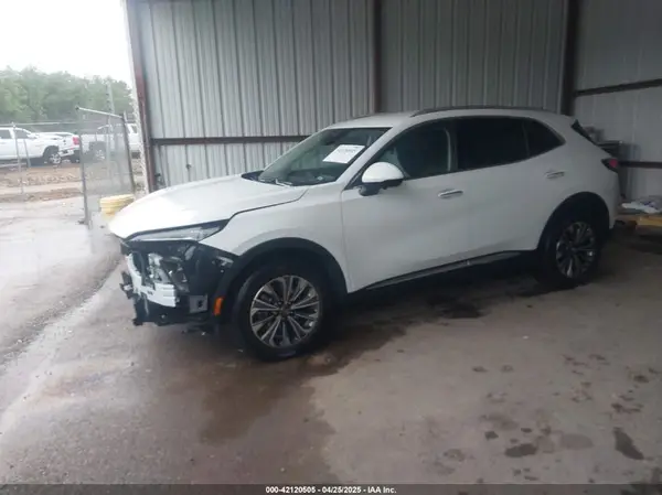 LRBFZME45RD063277 2024 BUICK ENVISION - Image 2