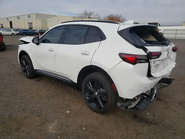 LRBFZMR40PD052131 2023 BUICK ENVISION - Image 2
