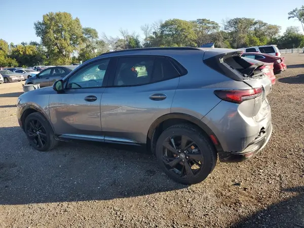 LRBFZMR41ND031897 2022 BUICK ENVISION - Image 2
