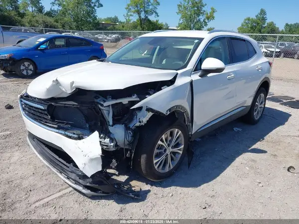 LRBFZMR42PD189250 2023 BUICK ENVISION - Image 2