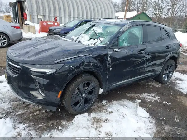 LRBFZMR42PD201753 2023 BUICK ENVISION - Image 2