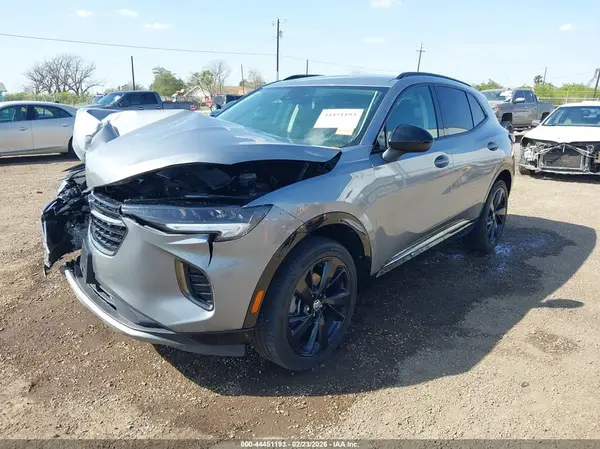 LRBFZMR44PD183630 2023 BUICK ENVISION - Image 2