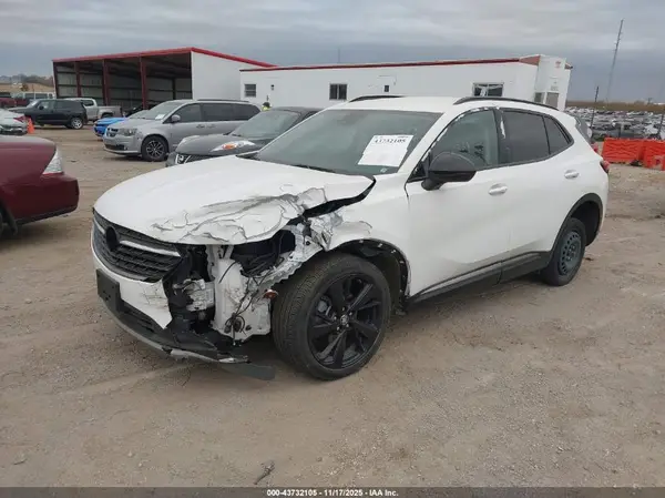 LRBFZMR46ND031572 2022 BUICK ENVISION - Image 2