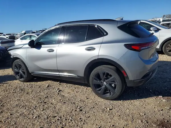 LRBFZMR46PD141783 2023 BUICK ENVISION - Image 2