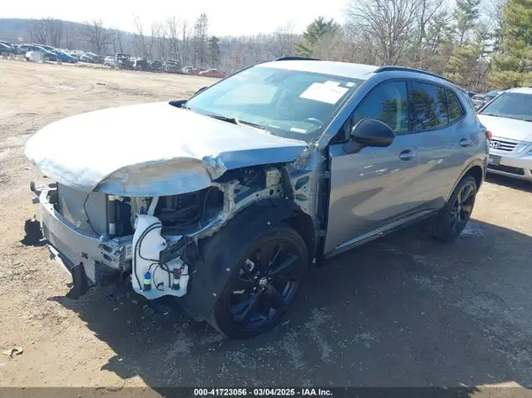 LRBFZMR48PD072868 2023 BUICK ENVISION - Image 2