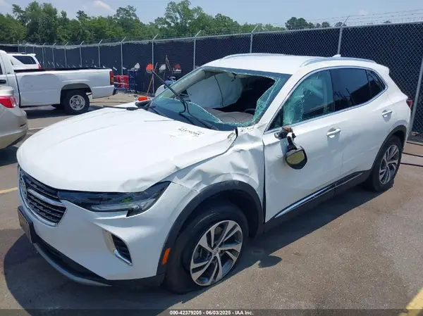 LRBFZNR40PD070246 2023 BUICK ENVISION - Image 2