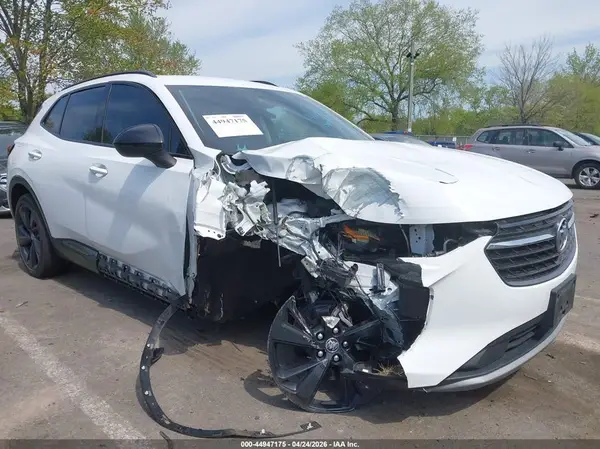 LRBFZNR42ND139838 2022 BUICK ENVISION - Image 1