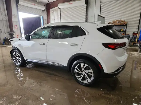 LRBFZNR44MD101140 2021 BUICK ENVISION - Image 2