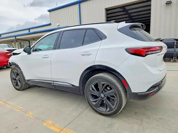 LRBFZNR44ND032015 2022 BUICK ENVISION - Image 2
