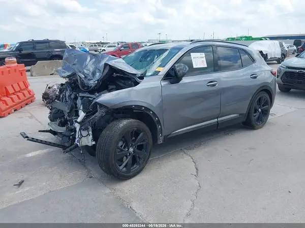 LRBFZNR49ND121207 2022 BUICK ENVISION - Image 2