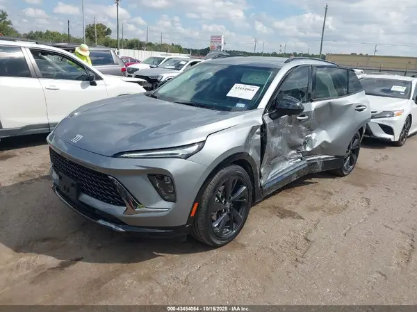 LRBFZPE40RD068579 2024 BUICK ENVISION - Image 2