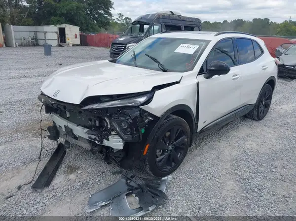LRBFZPE45RD017935 2024 BUICK ENVISION - Image 2