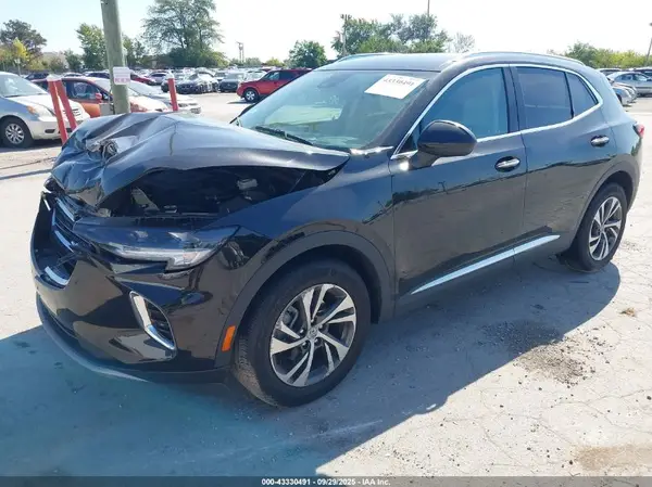 LRBFZPR44PD201206 2023 BUICK ENVISION - Image 2