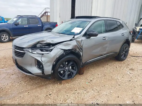 LRBFZPR44PD204820 2023 BUICK ENVISION - Image 2