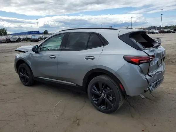 LRBFZPR49PD076087 2023 BUICK ENVISION - Image 2