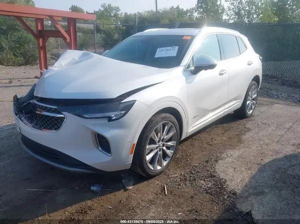 LRBFZSR40PD157305 2023 BUICK ENVISION - Image 2