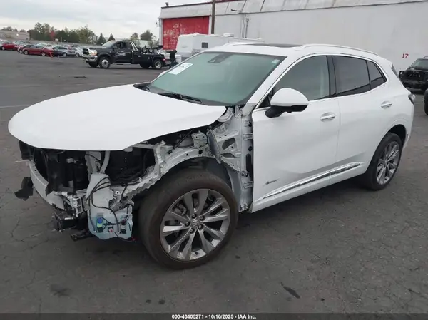 LRBFZSR42ND145945 2022 BUICK ENVISION - Image 2