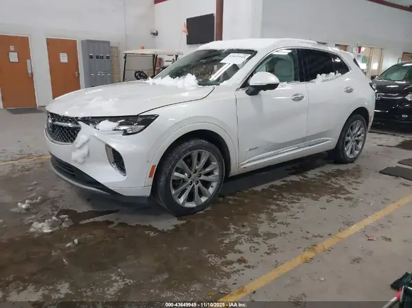 LRBFZSR44PD067932 2023 BUICK ENVISION - Image 2