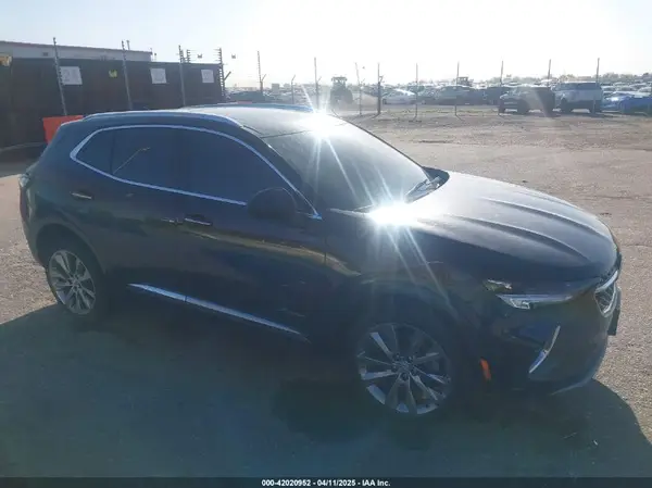 LRBFZSR45ND077205 2022 BUICK ENVISION - Image 1