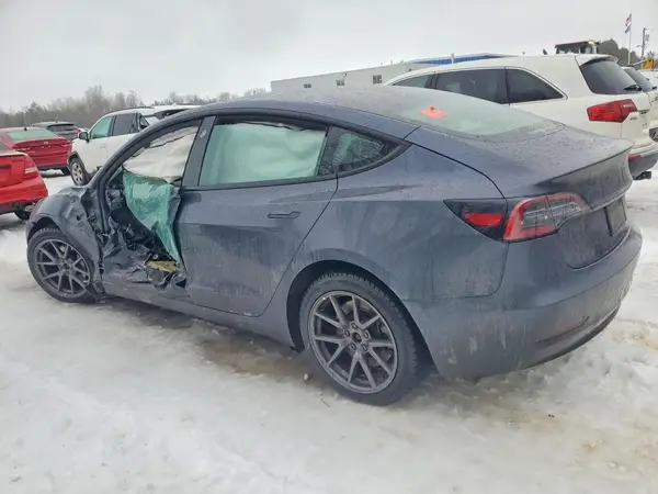 LRW3E1EB9PC932847 2023 TESLA MODEL 3 - Image 2