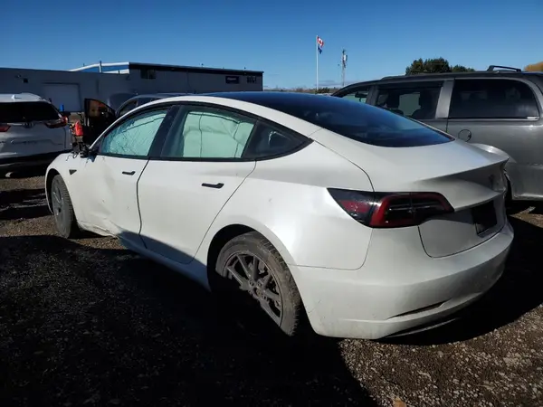 LRW3E1FA0PC921516 2023 TESLA MODEL 3 - Image 2