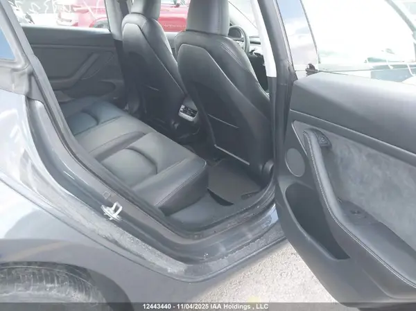 LRW3E1FA0PC933777 2023 TESLA MODEL 3 - Image 8