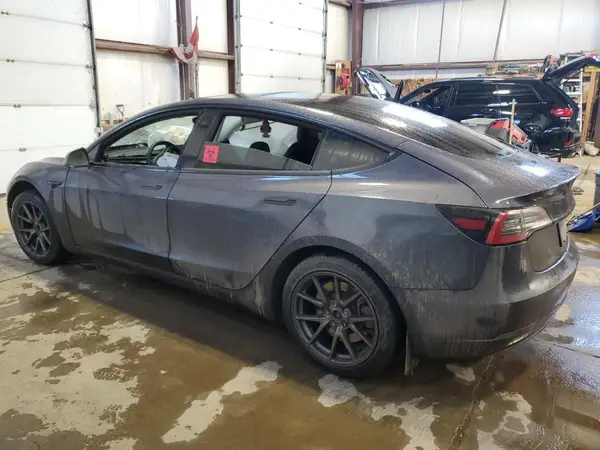 LRW3E1FA2PC899535 2023 TESLA MODEL 3 - Image 2