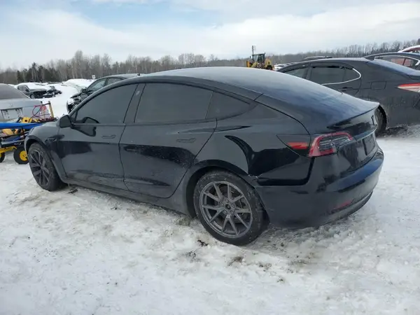 LRW3E1FA7PC899644 2023 TESLA MODEL 3 - Image 2