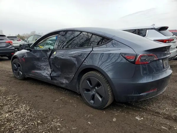LRW3E1FA8PC900185 2023 TESLA MODEL 3 - Image 2