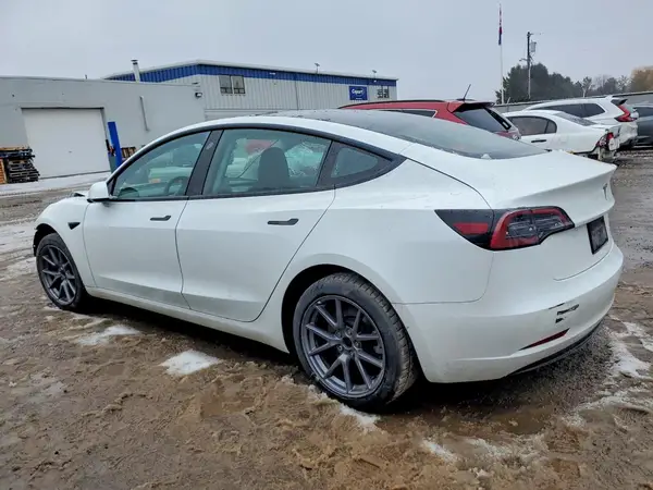 LRW3E1FA9PC845777 2023 TESLA MODEL 3 - Image 2