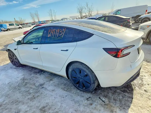 LRW3E7EB3RC102600 2024 TESLA MODEL 3 - Image 2