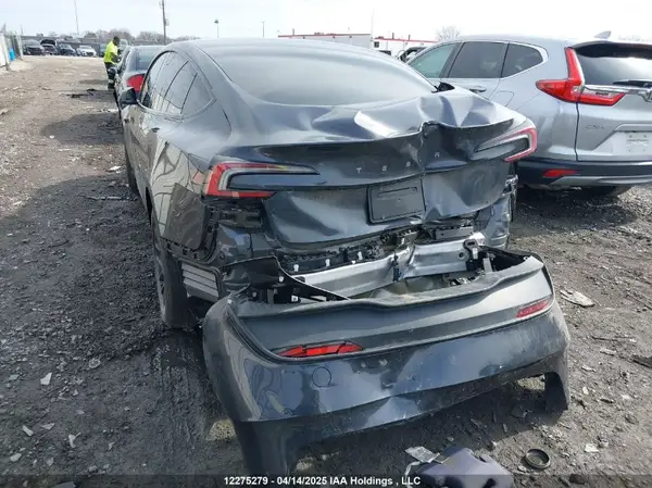 LRW3E7FA2RC093880 2024 TESLA MODEL 3 - Image 2