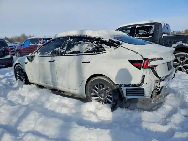 LRW3E7FA8RC263210 2024 TESLA MODEL 3 - Image 2