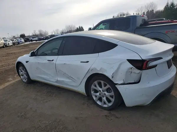 LRW3E7FA9RC276564 2024 TESLA MODEL 3 - Image 2