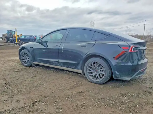 LRW3E7FAXRC262592 2024 TESLA MODEL 3 - Image 2