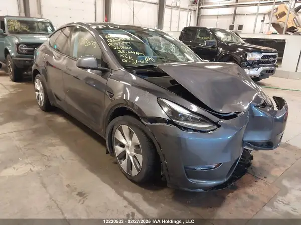 LRWYGDEE0PC107551 2023 TESLA MODEL Y - Image 1
