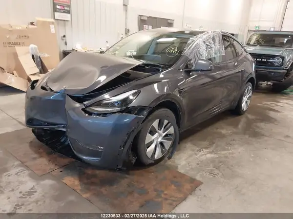 LRWYGDEE0PC107551 2023 TESLA MODEL Y - Image 2
