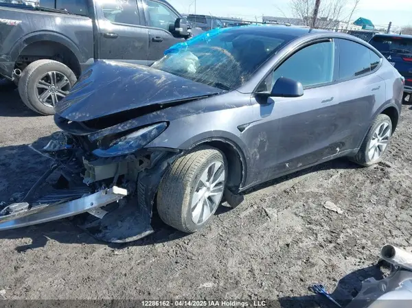LRWYGDEE1PC110216 2023 TESLA MODEL Y - Image 2