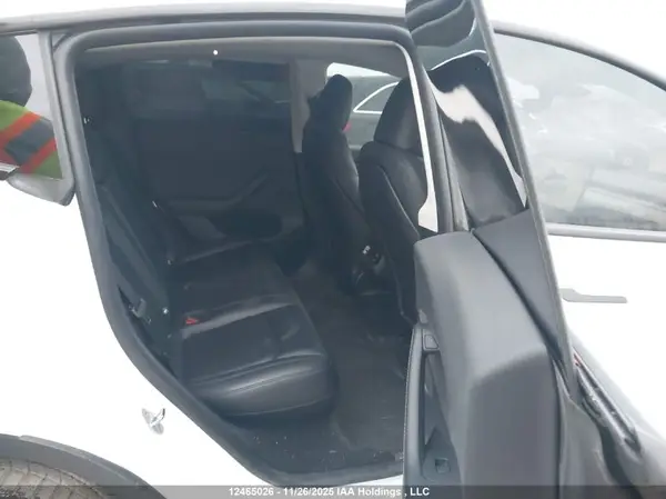 LRWYGDEE1RC639250 2024 TESLA MODEL Y - Image 8