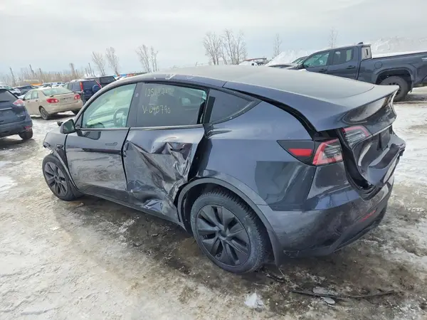 LRWYGDEE1RC670790 2024 TESLA MODEL Y - Image 2