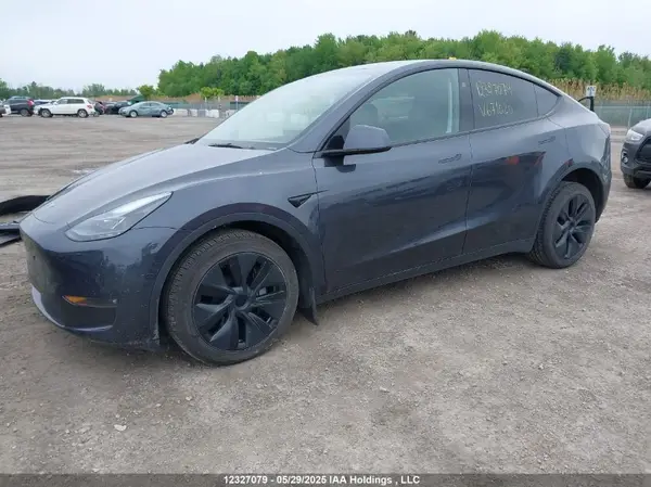 LRWYGDEE1RC671020 2024 TESLA MODEL Y - Image 2