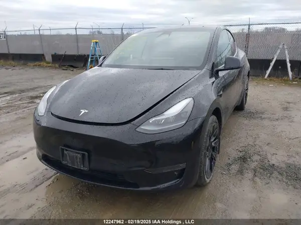 LRWYGDEE2PC029385 2023 TESLA MODEL Y - Image 2