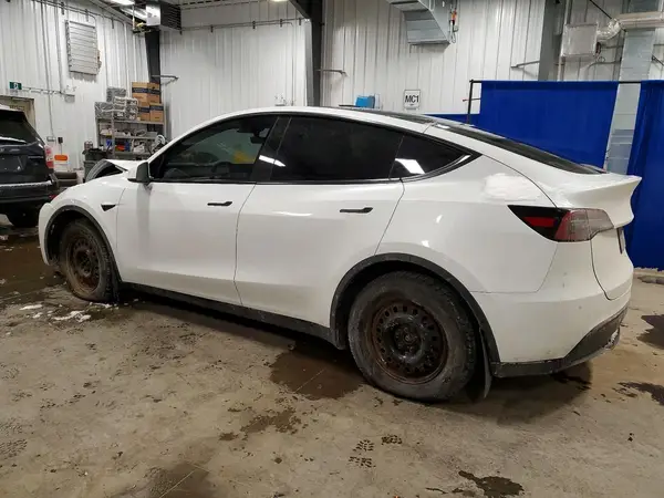 LRWYGDEE2PC079557 2023 TESLA MODEL Y - Image 2