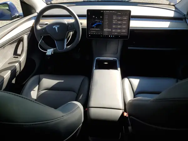 LRWYGDEE2PC136887 2023 TESLA MODEL Y - Image 8