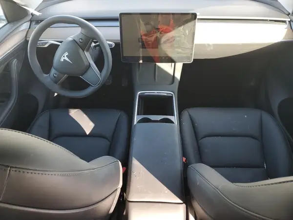 LRWYGDEE2RC661614 2024 TESLA MODEL Y - Image 8