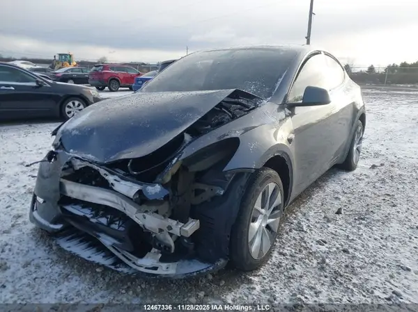 LRWYGDEE3PC104322 2023 TESLA MODEL Y - Image 2