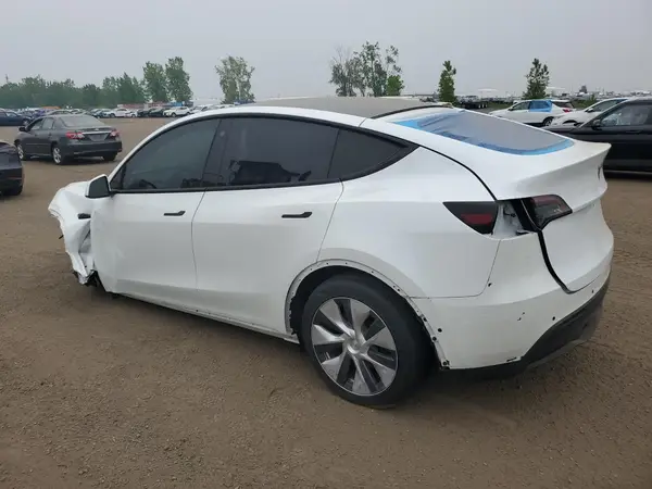 LRWYGDEE3PC107284 2023 TESLA MODEL Y - Image 2