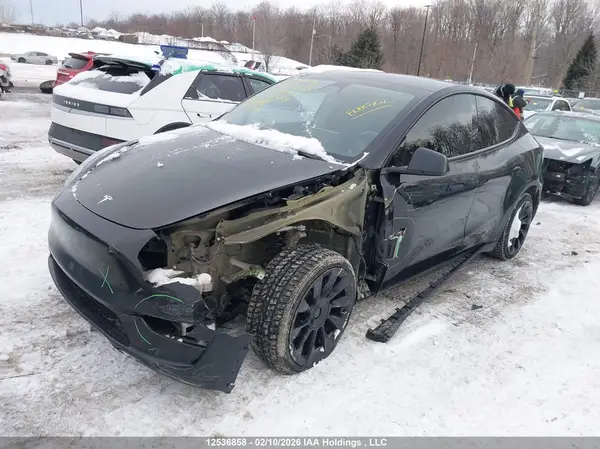 LRWYGDEE4PC071959 2023 TESLA MODEL Y - Image 2